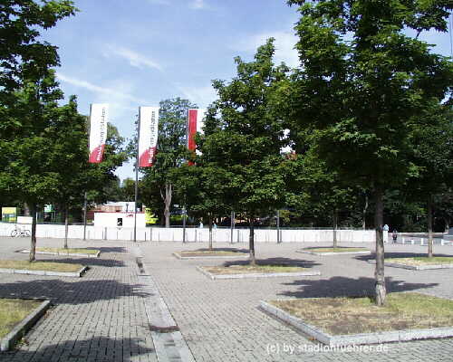 Rhein-Energie-Stadion Blick zur Strae